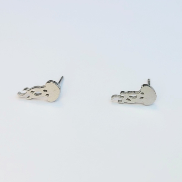 Small cute jellyfish silver stainless steel earring studs with push backings - Picture 2 of 4